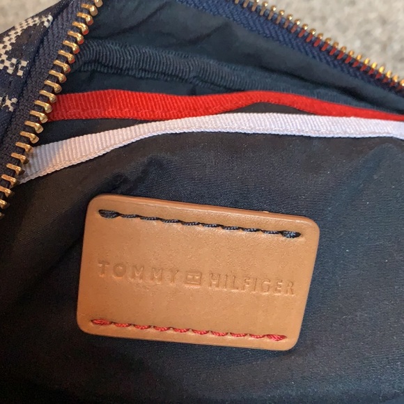 Tommy Hilfiger Fanny Pack - Picture 6 of 16